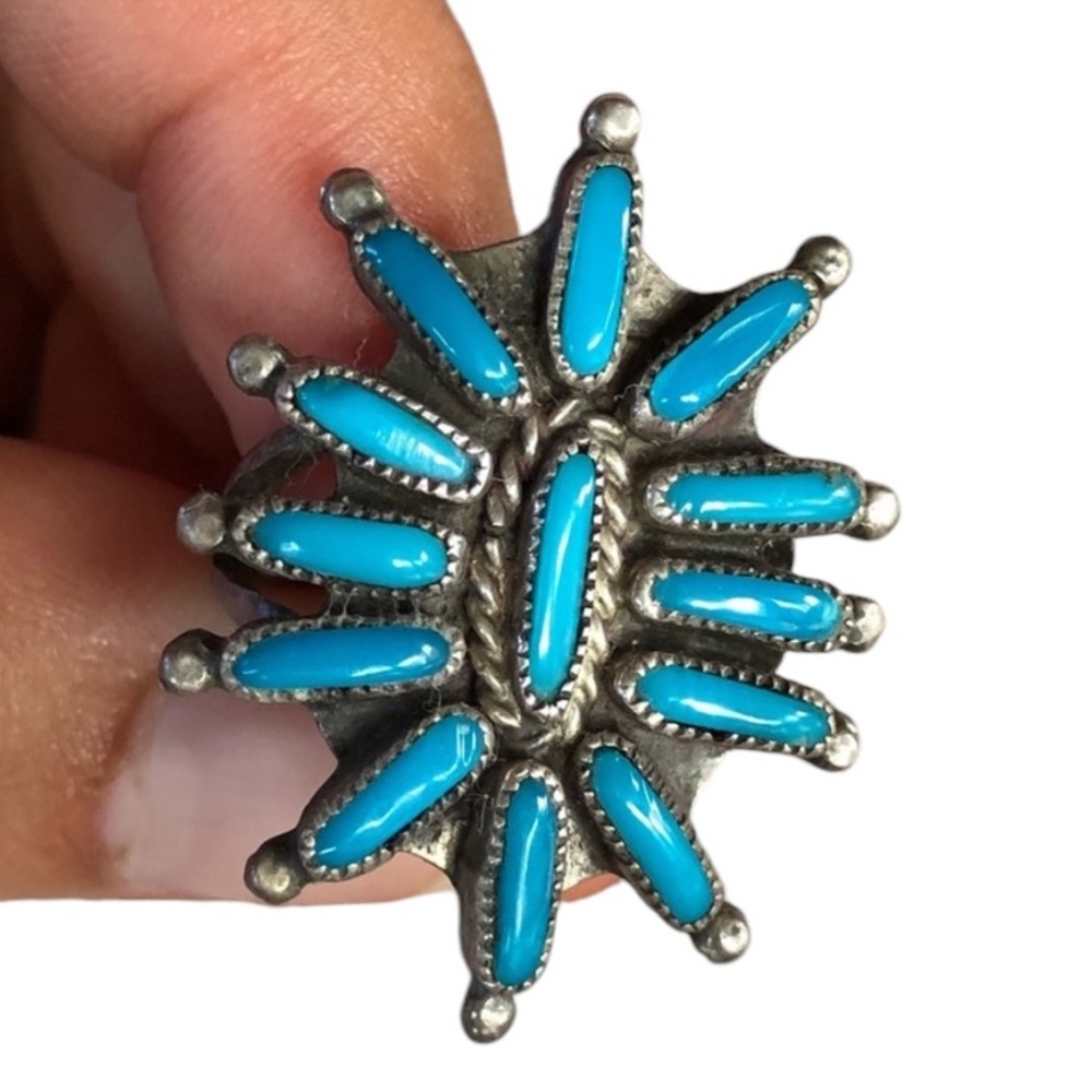 Vintage .925 Needlepoint Style Zuni Navajo Style Turquoise Ring